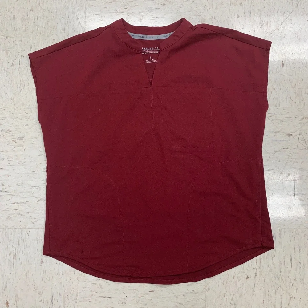 Women's Fabletics Burgundy Scrub Set Top And Jogger Pants Size Small - Picture 10 of 16
